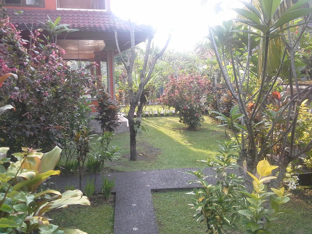 Hotel Dewi Ayu Accomodation Ubud Exterior foto